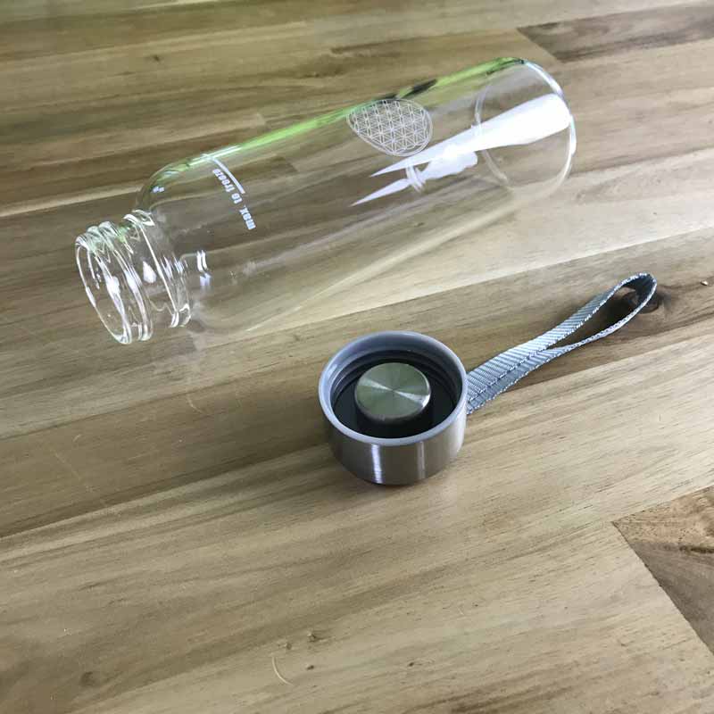 Borosilikatglasflasche-mit-Blume-des-Lebens